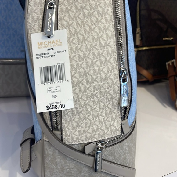 MICHAEL KORS Rhea Medium Zip Color-Block Signature Logo Backpack
LT SKY MLT
NWT - Picture 13 of 16